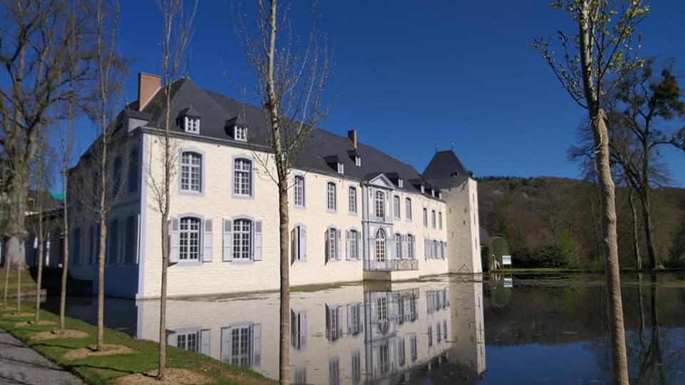 Au Fond Du Jardin Hotel Profondeville Luaran gambar